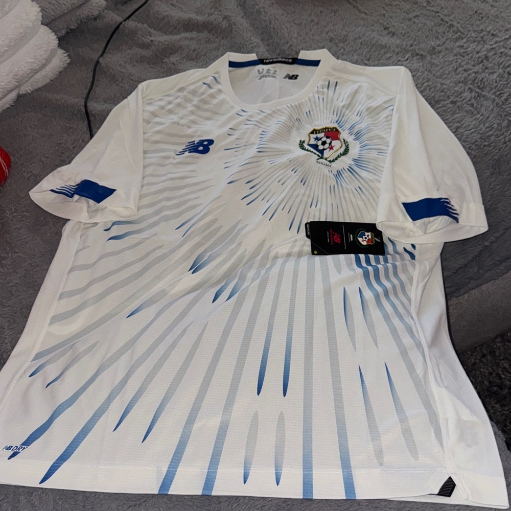 New Balance Men's White and Blue Jersey
